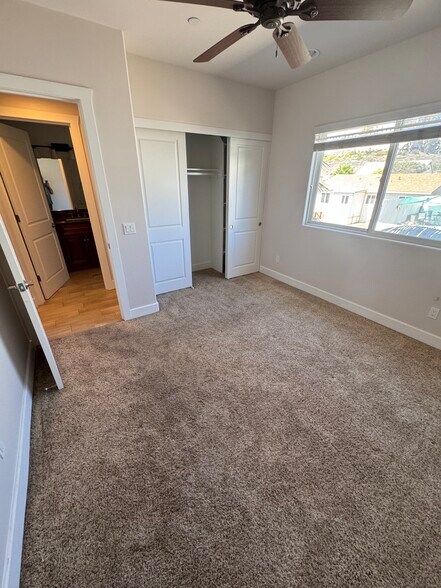 Building Photo - 5654 Lauretta St