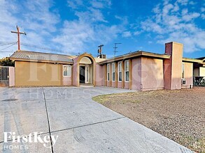Building Photo - 1321 Hewitt St