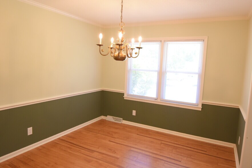 Building Photo - 1502 Parmele Dr