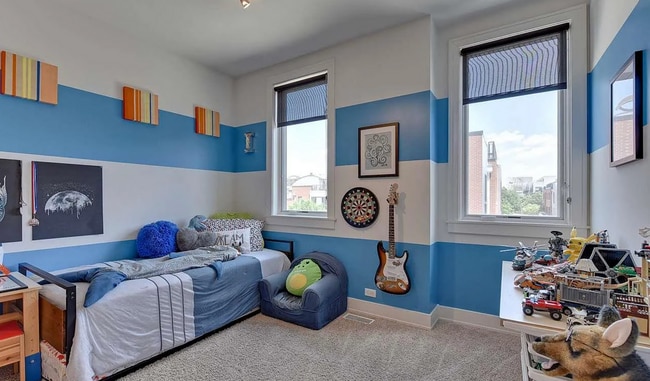 Building Photo - Luxury Downtown Condo!!