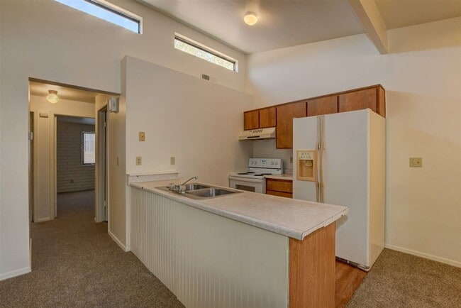 Building Photo - 564 1st St