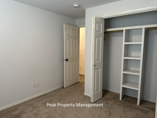 Building Photo - 3009 Ray Ave