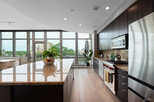 Building Photo - 4909 Laclede Ave