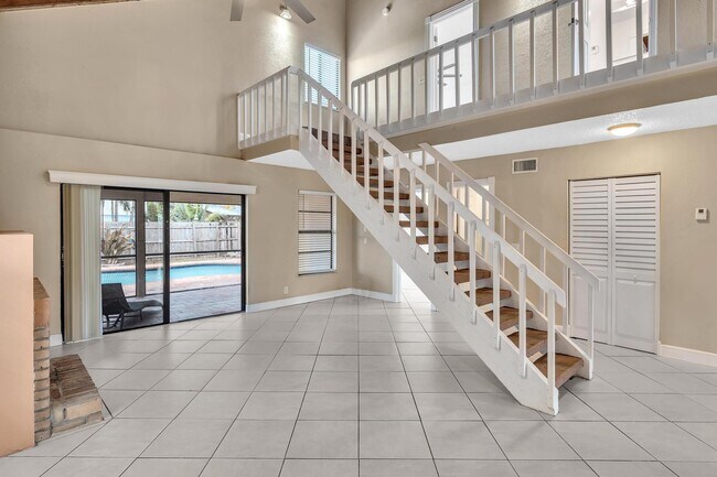 Building Photo - 2433 Southridge Rd