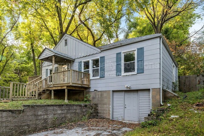 Building Photo - 147 Chambers Rd