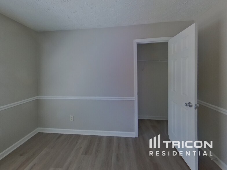 Building Photo - 30 Bacchus Dr