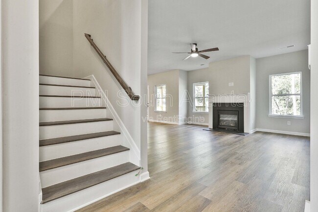 Building Photo - 10 Singletree