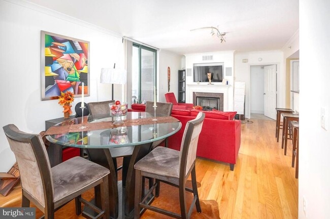 Building Photo - 414 Water St