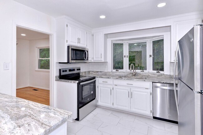 Building Photo - 309 Corbin Dr