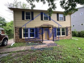 Building Photo - Spacious 4 Bed, 1.5 Bath Home with Fenced ...