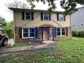 Building Photo - Spacious 4 Bed, 1.5 Bath Home with Fenced ...