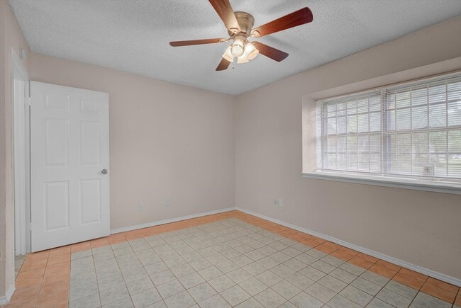 Building Photo - 5867 Village Forest Ct
