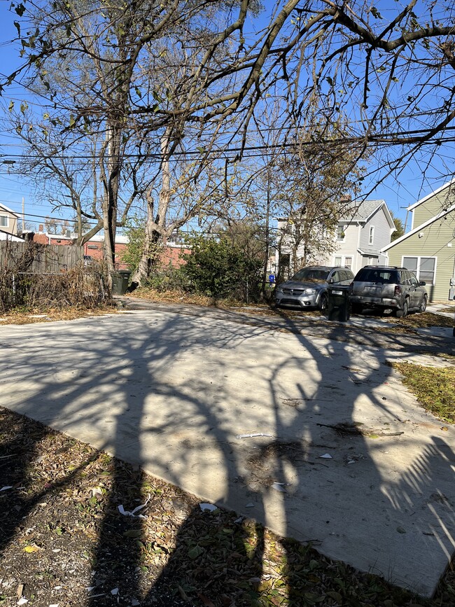 Building Photo - 1370 E 22nd Ave