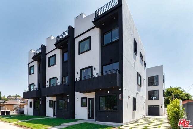 Building Photo - 4830 1/2 Pickford St