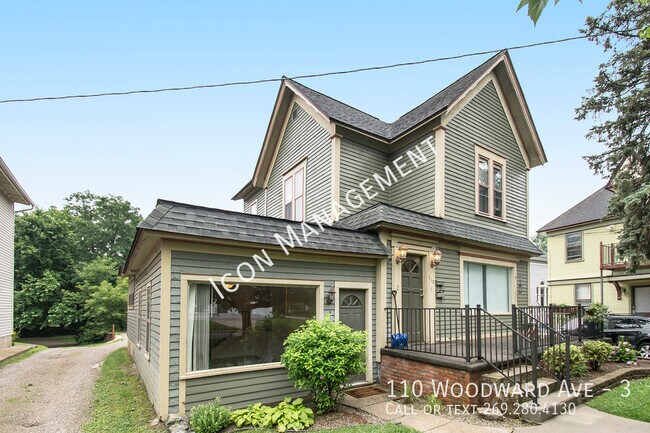 Primary Photo - 110 Woodward Ave