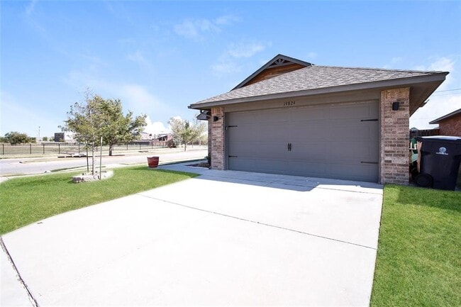 Building Photo - 19824 Serenade Way