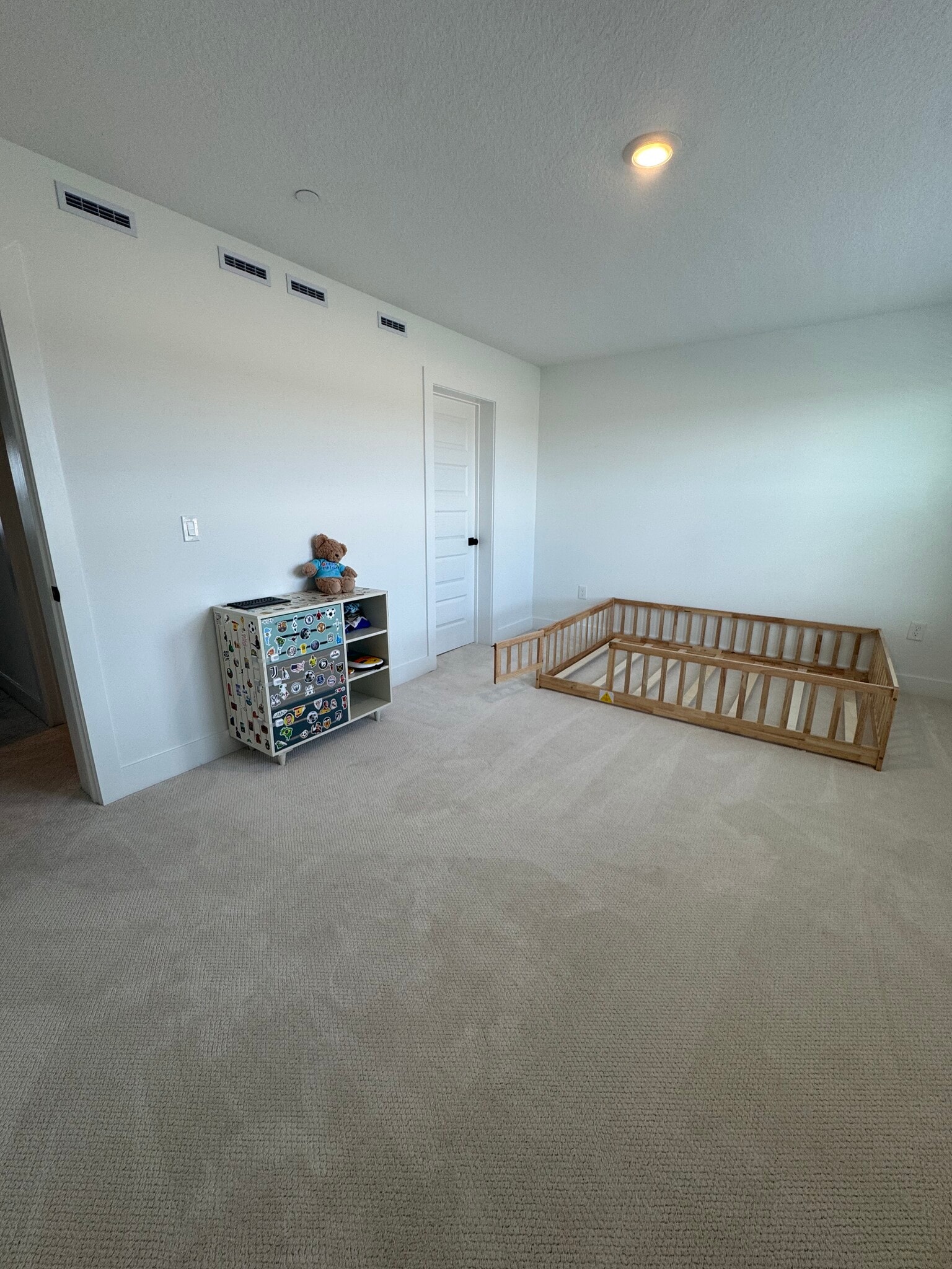 Building Photo - 15309 Hamlin Park Dr