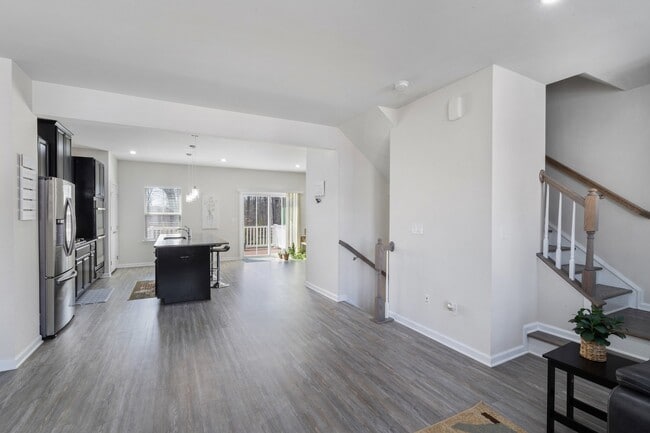 Building Photo - 16 Sedicavage Way