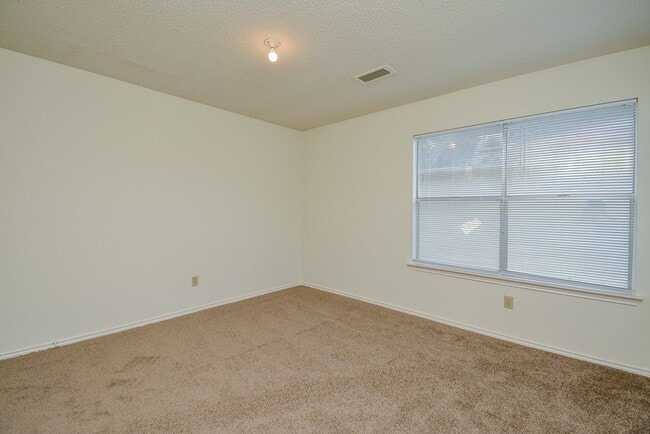 Building Photo - 2314 Bent River Dr