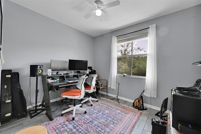 Building Photo - 1202 Prospect Rd