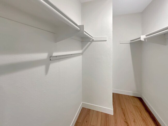 Building Photo - Beautiful 2BD/2BA Condo in North Park W/ C...