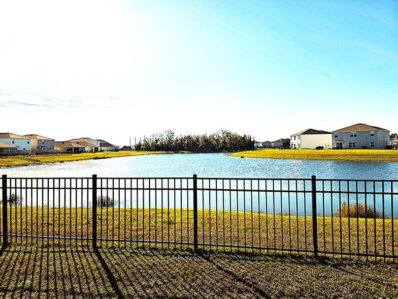 Building Photo - 12183 High Rock Wy