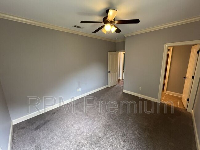 Building Photo - 7335 Oak View Dr.