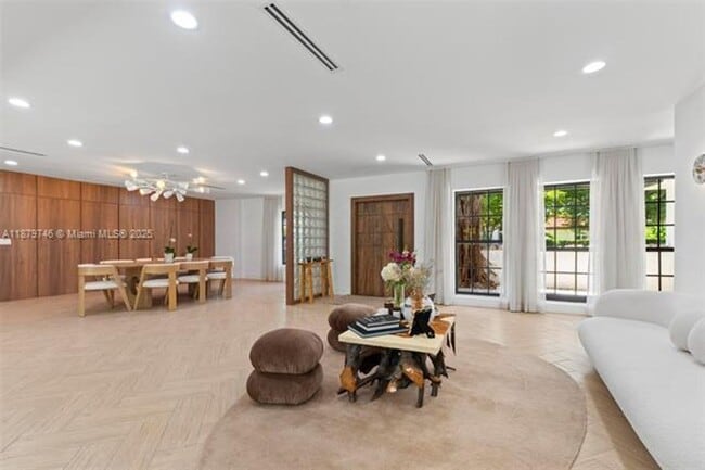 Building Photo - 15202 SW 80th Ave