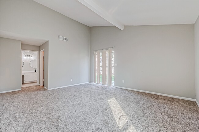 Building Photo - 12802 Sunset Dune Dr