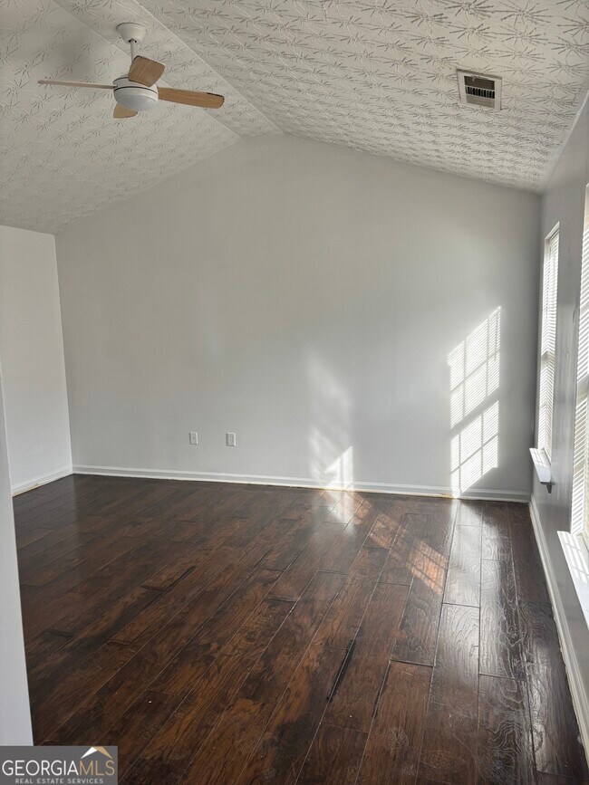 Building Photo - 3859 Shenfield Dr