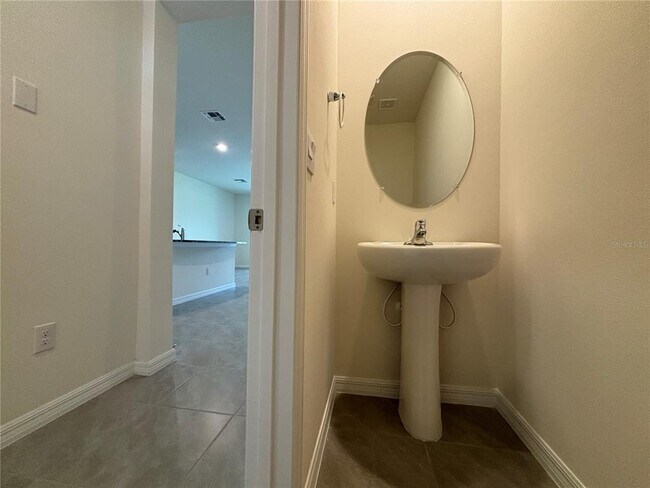 Building Photo - 11147 Crescent Deer Dr