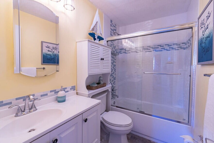 Building Photo - 215 Richland Ave