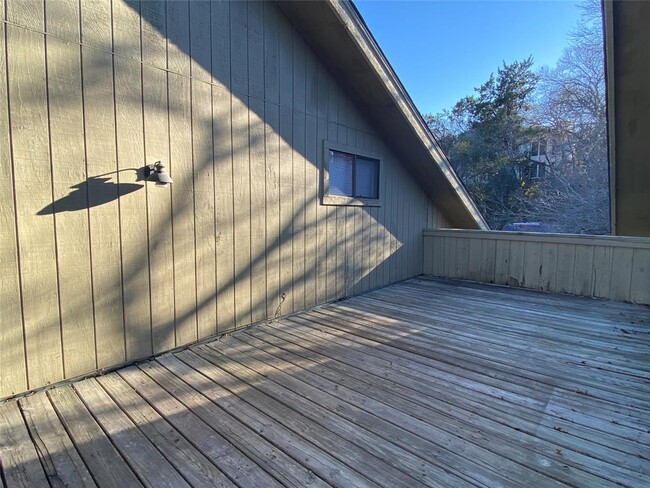 Building Photo - 6405 Shadow Valley Dr