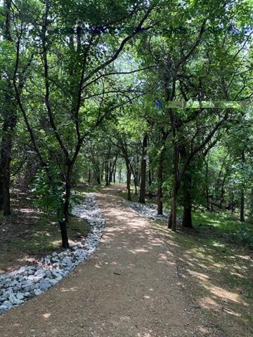 Building Photo - 908 Foxglove Dr