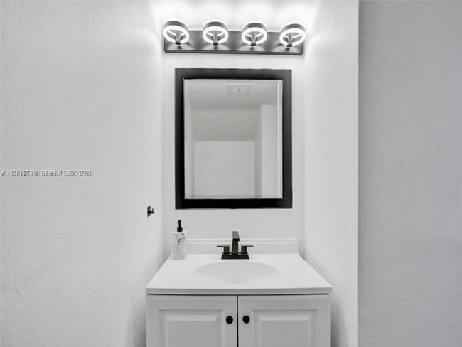 Building Photo - 3603 Townhouse Ct