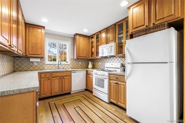 Building Photo - 2 Goldwin St