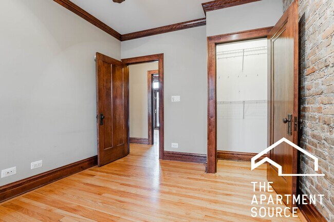 Building Photo - 2920 W Cullom Ave