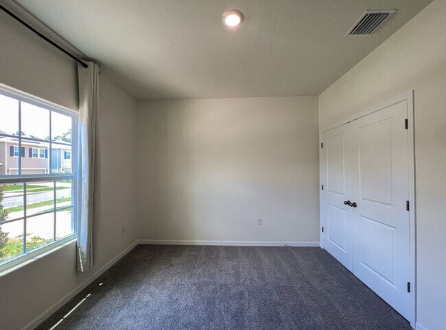 Building Photo - 1315 NW 132nd Cir