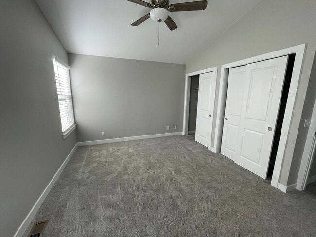 Building Photo - Gorgeous remodeled 4 Bedroom Home in D20!