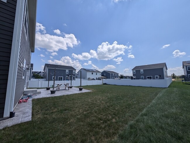 Building Photo - 3759 St James Ct