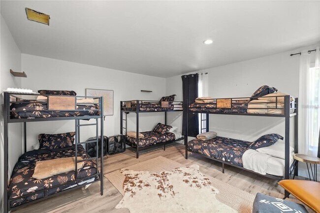 Building Photo - 10380 NW 21 St