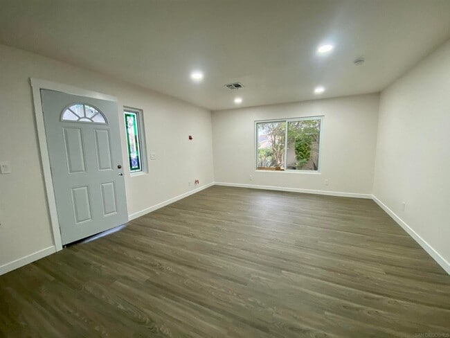 Building Photo - Beautifully Updated UTC Home with 2 Master Suites!