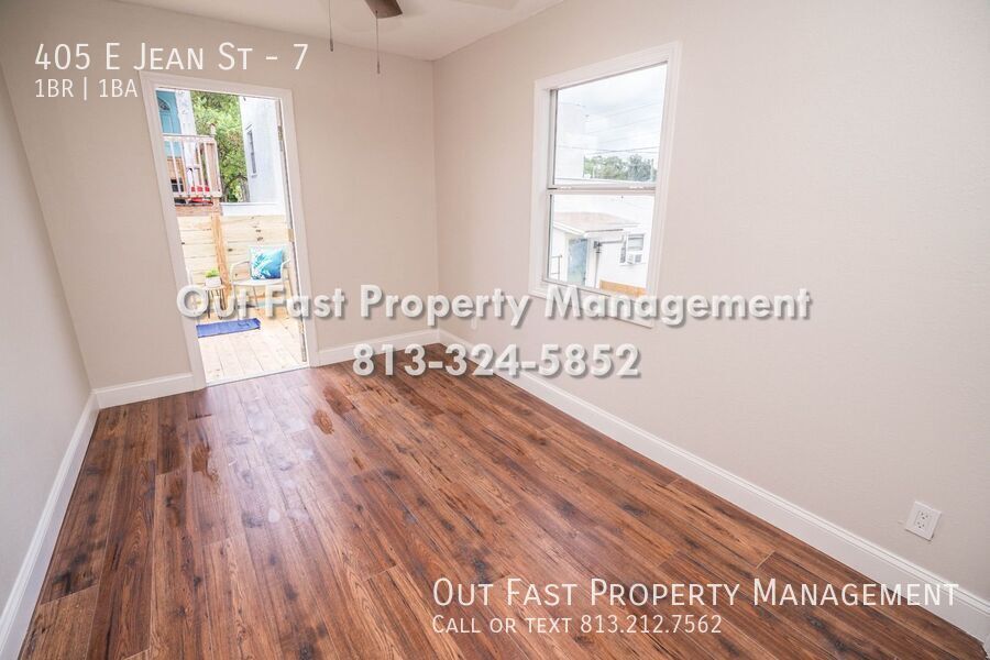 Building Photo - 405 E Jean St