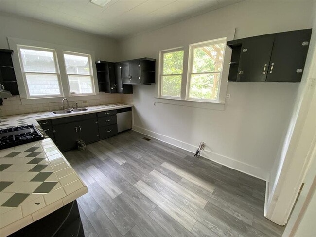 Building Photo - Charming 3 Bed, 2 Bath Jonesboro Rental with 1860 Sq Ft - Don't Miss Out!