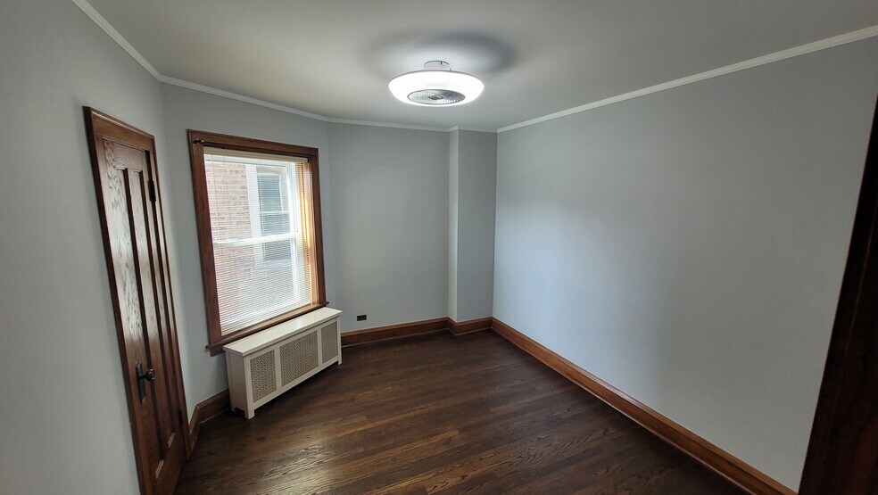 Building Photo - 5228 W Hutchinson St