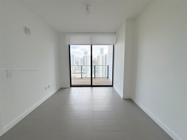 Building Photo - 1600 NE 1st Ave