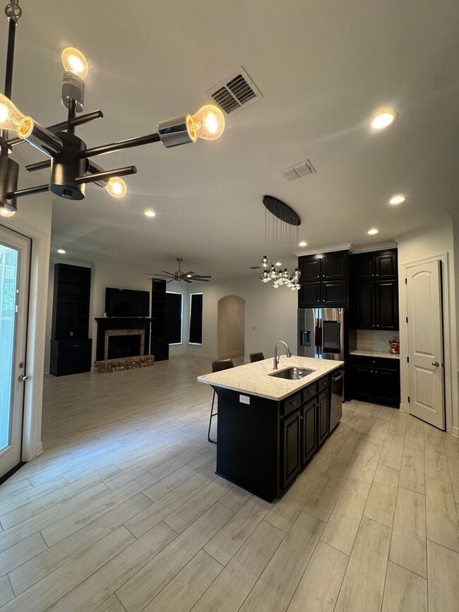 Building Photo - Rental Property