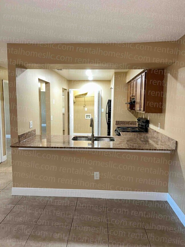 Building Photo - Remodeled Patio Home, Minutes Away From UCF, Technology Park, & the E/W Expressway