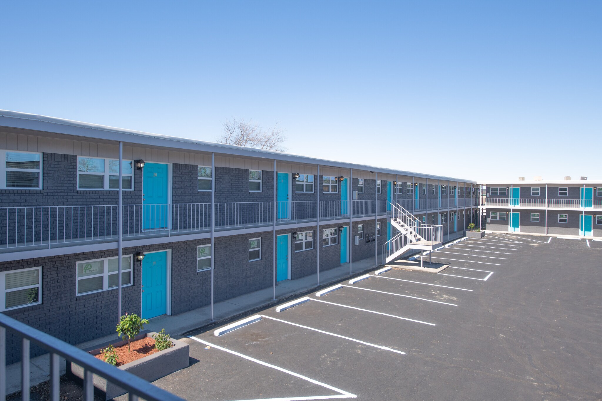 Building Photo - 705 Santa Rosa Dr