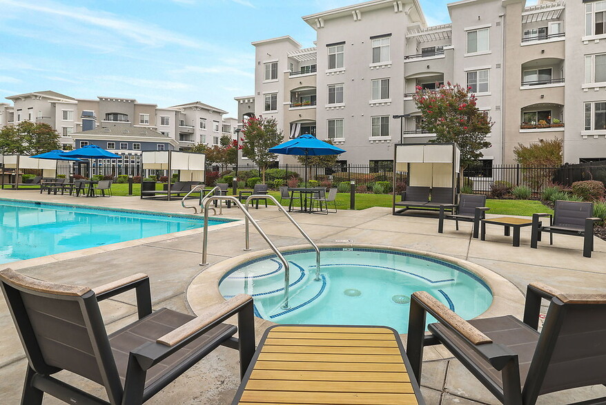 Building Photo - The Landing at Jack London Square